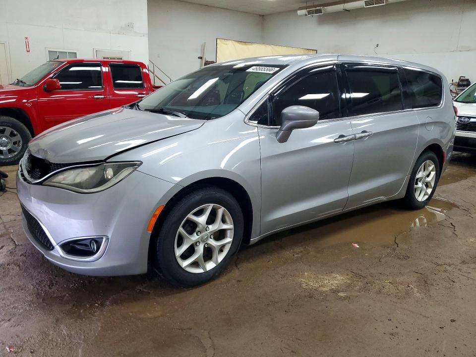 Aukcja sprzedaży 2018 Chrysler Pacifica, vin: 2C4RC1FG7JR125903, numer aukcji: 49565566