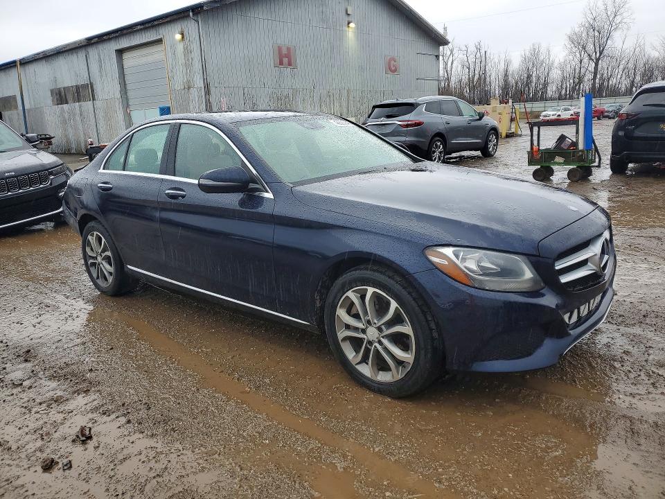 48823246 :رقم المزاد ، 55SWF4KB1GU128207 vin ، 2016 Mercedes-benz C مزاد بيع