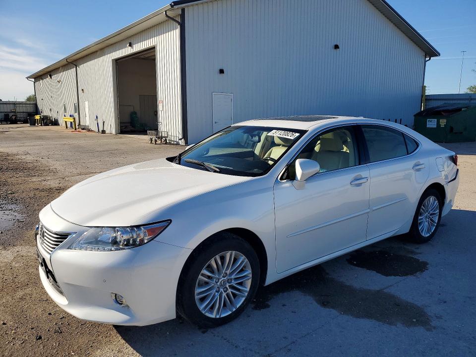 51120826 :رقم المزاد ، JTHBK1GG0F2210802 vin ، 2015 Lexus Es مزاد بيع