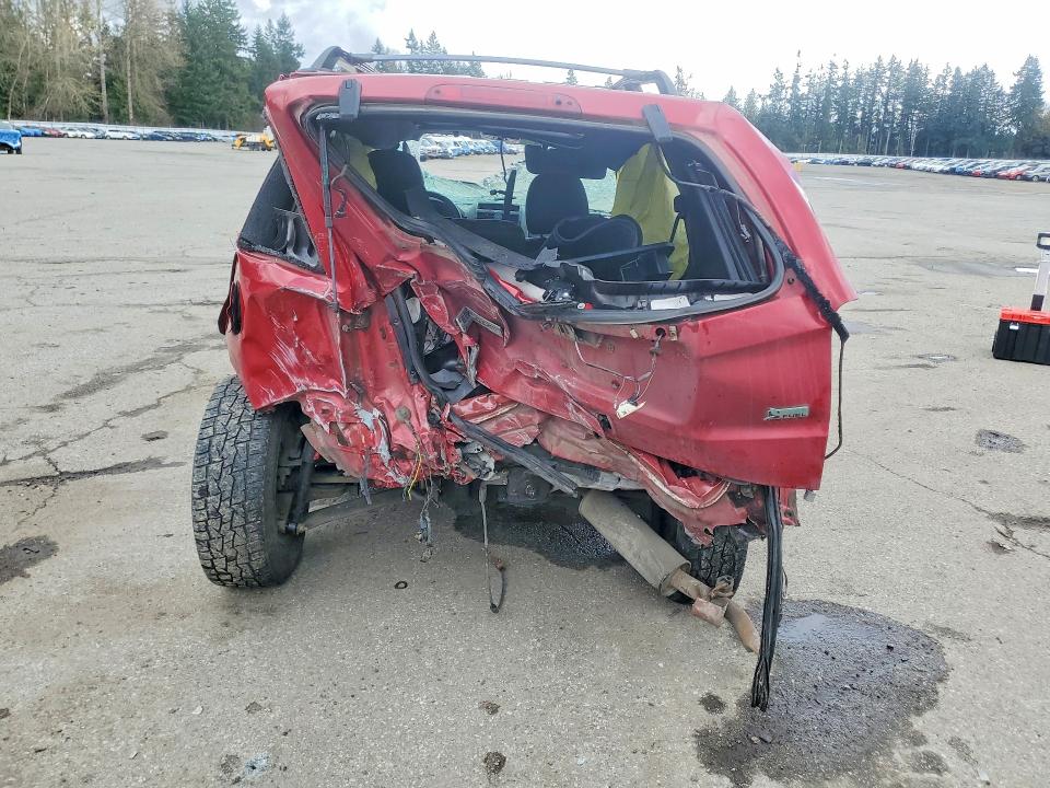2010 Ford Escape მანქანა იყიდება აუქციონზე, vin: 1FMCU9EG9AKB35300, აუქციონის ნომერი: 48620786