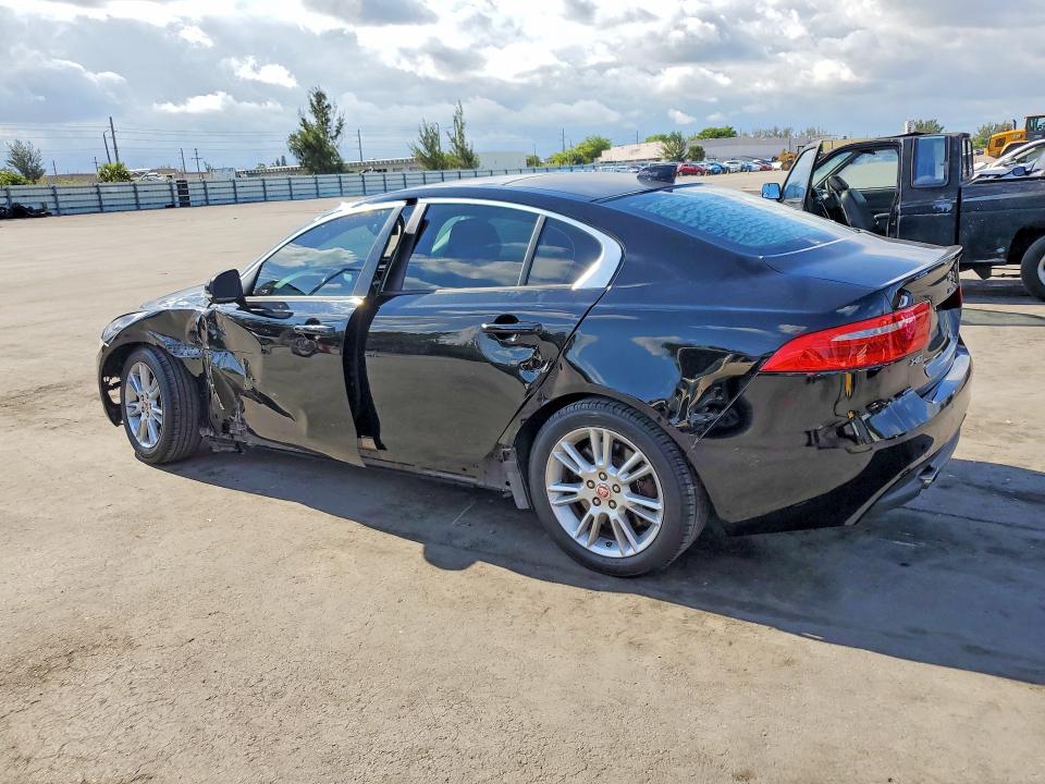 Продаж на аукціоні авто 2017 Jaguar Xe, vin: SAJAD4BG8HA969112, номер лоту: 51778656