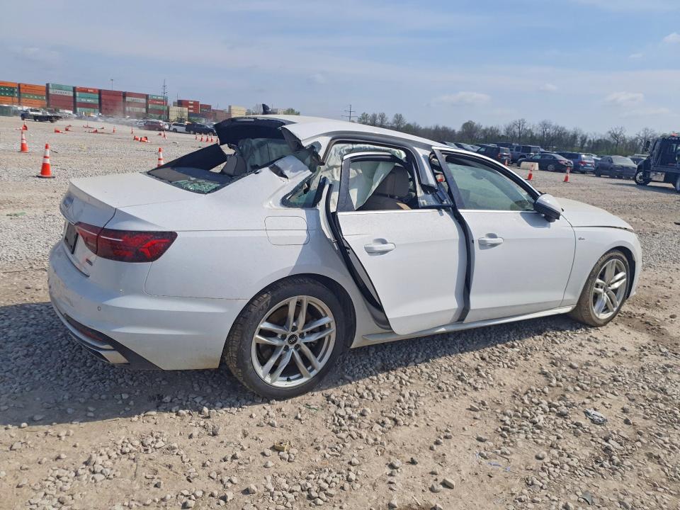 Aukcja sprzedaży 2022 Audi A4, vin: WAUEAAF41NN015164, numer aukcji: 49643896