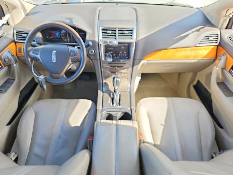 49160196 :رقم المزاد ، 2LMDJ6JK9BBJ23671 vin ، 2011 Lincoln Townhouse Mkx مزاد بيع