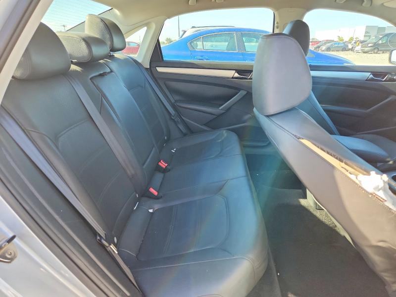 50121896 :رقم المزاد ، 1VWBH7A31DC129241 vin ، 2013 Volkswagen Passat مزاد بيع
