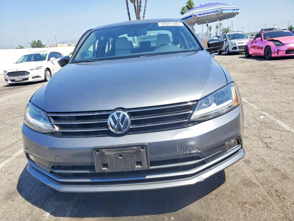 48941586 :رقم المزاد ، 3VWD17AJ9HM393808 vin ، 2017 Volkswagen Jetta مزاد بيع