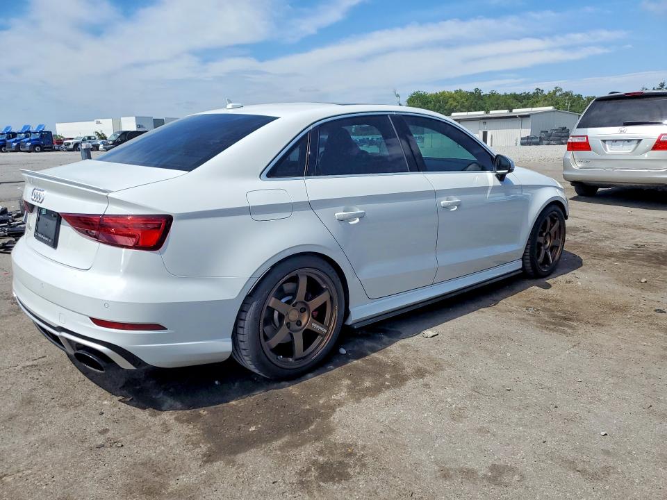 2018 Audi Rs3 მანქანა იყიდება აუქციონზე, vin: WUABWGFF5J1904758, აუქციონის ნომერი: 51876806