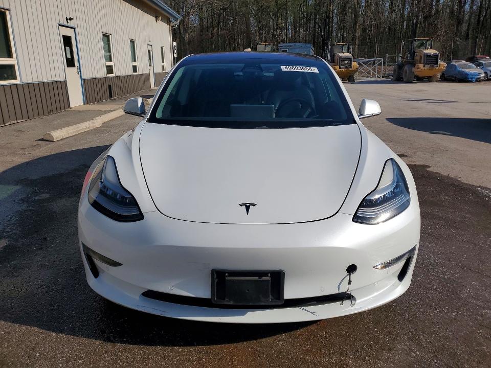 49603656 :رقم المزاد ، 5YJ3E1EA8KF300010 vin ، 2019 Tesla Model 3 مزاد بيع