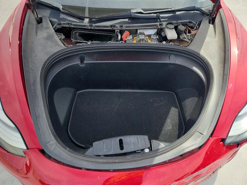 49045886 :رقم المزاد ، 5YJ3E1EA4JF048058 vin ، 2018 Tesla Model 3 مزاد بيع