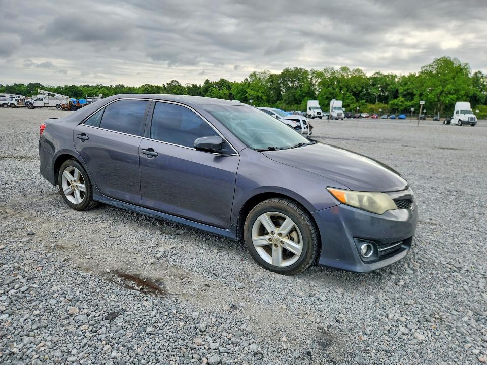 51526036 :رقم المزاد ، 4T1BF1FK2EU456860 vin ، 2014 Toyota Camry مزاد بيع