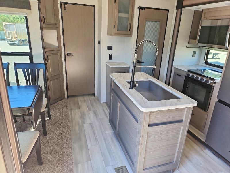 Продажа на аукционе авто 2022 Forest River Chaparral, vin: 5ZT3CHYB0NA329726, номер лота: 45833316