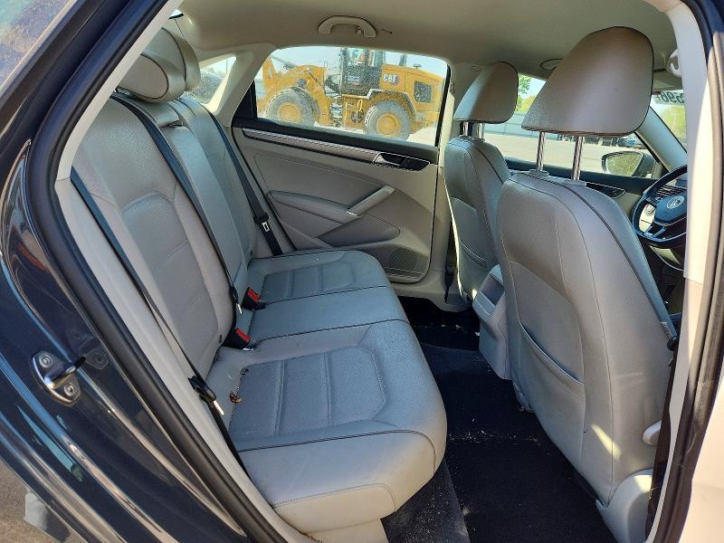 49998596 :رقم المزاد ، 1VWDT7A35HC023243 vin ، 2017 Volkswagen Passat مزاد بيع