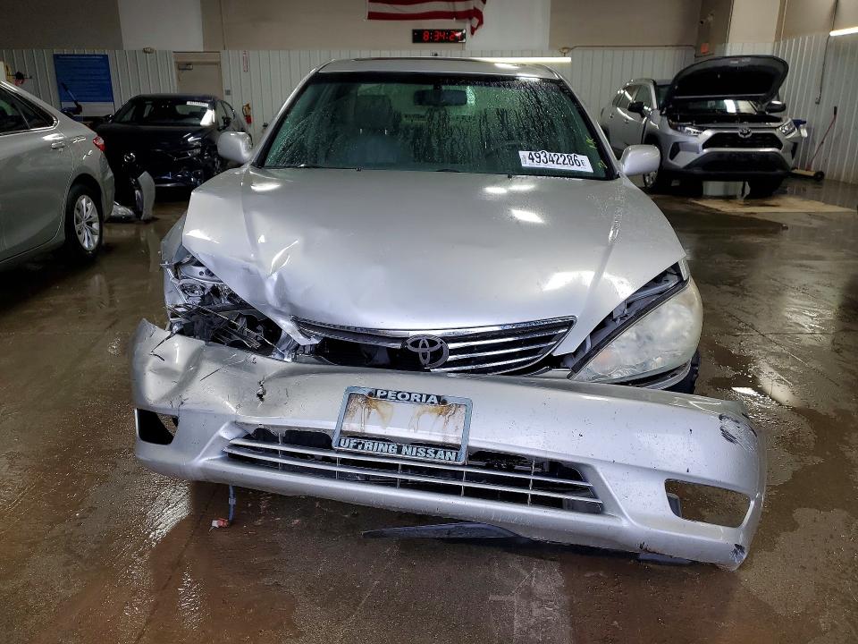 49342286 :رقم المزاد ، 4T1BF30K66U627065 vin ، 2006 Toyota Camry مزاد بيع