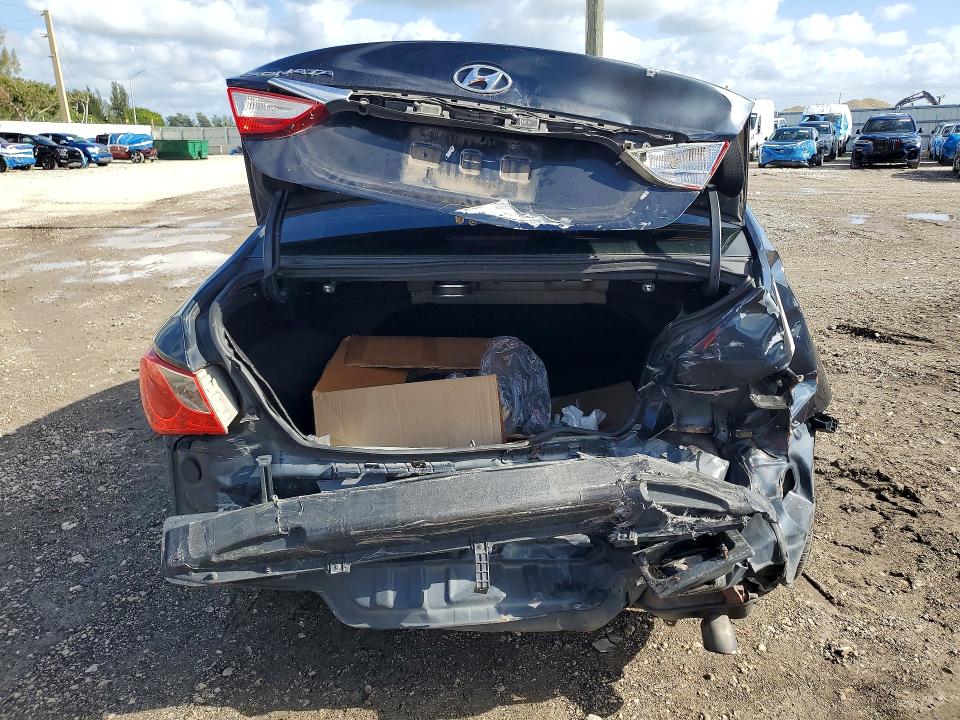 2013 Hyundai Accent მანქანა იყიდება აუქციონზე, vin: 5NPEB4AC1DH688521, აუქციონის ნომერი: 49094416