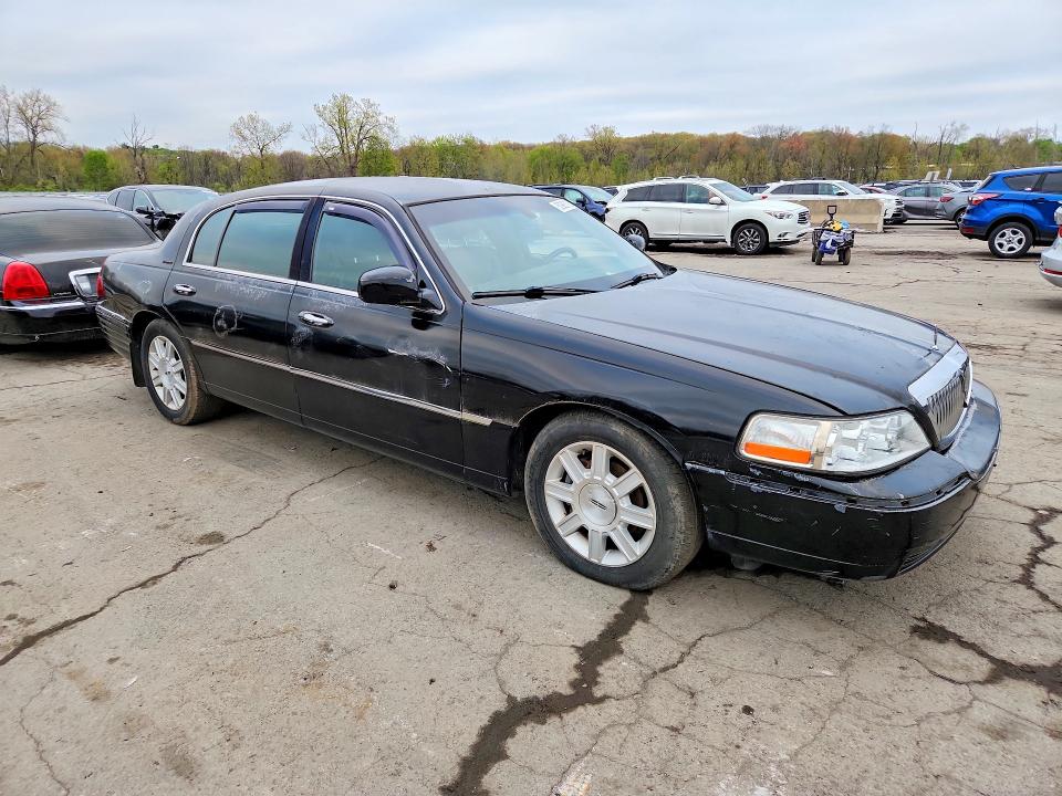 2011 Lincoln Town Car მანქანა იყიდება აუქციონზე, vin: 2LNBL8EV2BX765469, აუქციონის ნომერი: 50983706