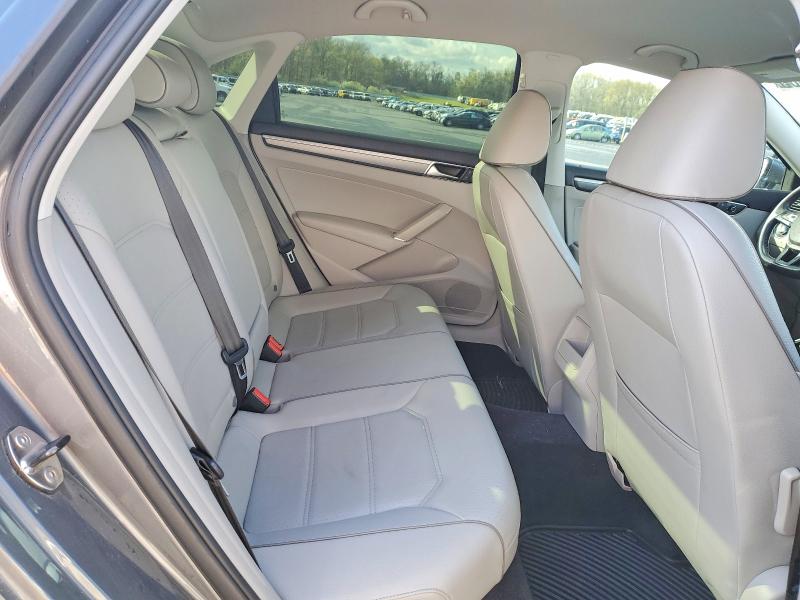 Продажа на аукционе авто 2017 Volkswagen Passat, vin: 1VWDT7A3XHC063348, номер лота: 50454866