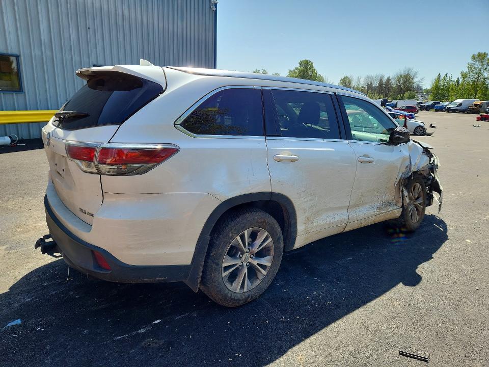 51325766 :رقم المزاد ، 5TDJKRFH5FS097167 vin ، 2015 Toyota Highlander مزاد بيع