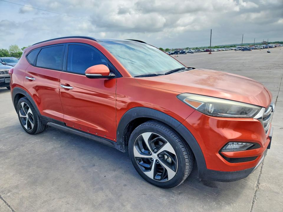 50024416 :رقم المزاد ، KM8J33A29GU029427 vin ، 2016 Hyundai Tucson مزاد بيع