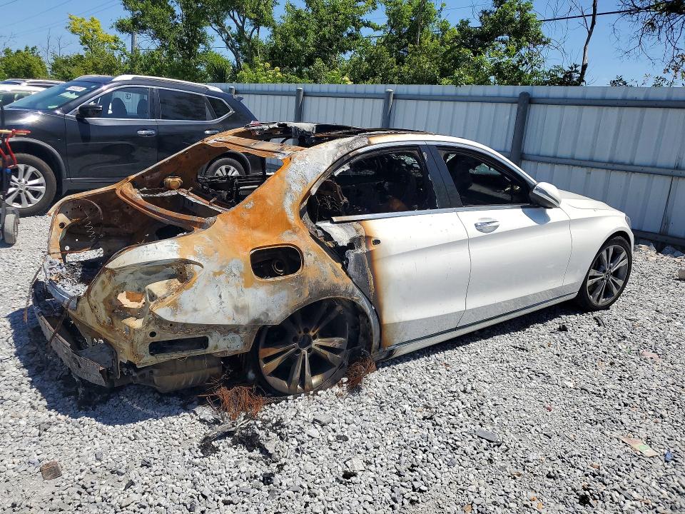 49756556 :رقم المزاد ، 55SWF4JB3JU272785 vin ، 2018 Mercedes-benz C مزاد بيع