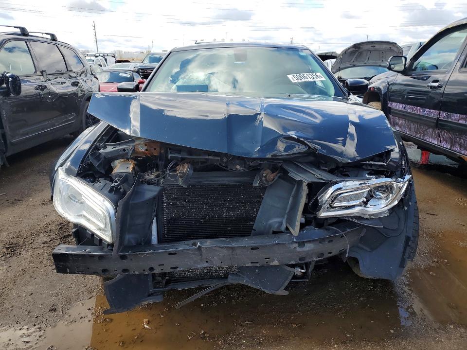 50061356 :رقم المزاد ، 2C3CCARG2FH757016 vin ، 2015 Chrysler 300 مزاد بيع