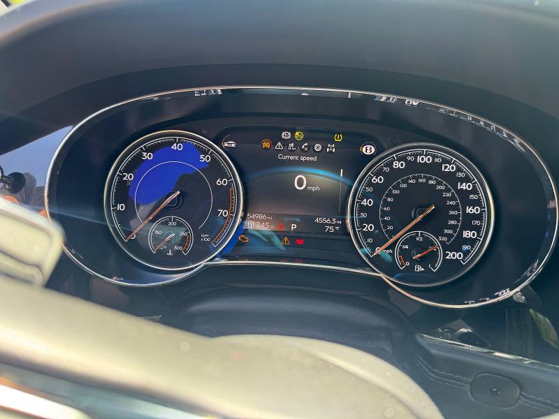 2017 Bentley Bentayga მანქანა იყიდება აუქციონზე, vin: SJAAC2ZV6HC015264, აუქციონის ნომერი: 50670136