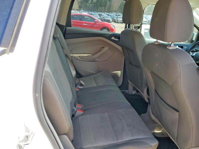 2015 Ford Escape S Fwd მანქანა იყიდება აუქციონზე, vin: 1FMCU9G9XFUC82218, აუქციონის ნომერი: 49649786