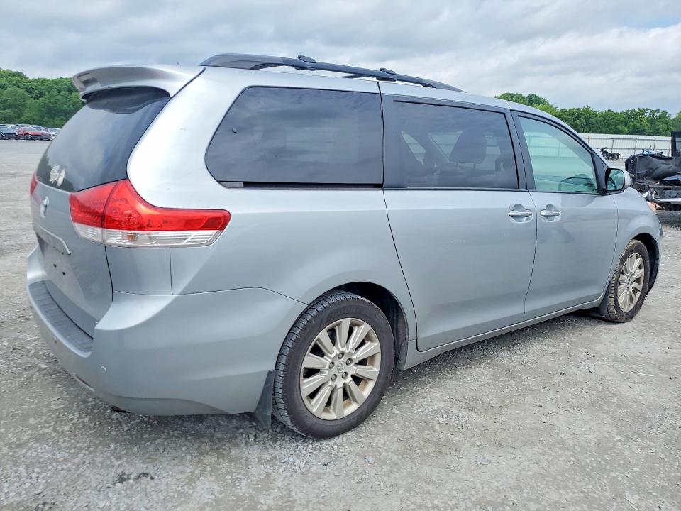 51823226 :رقم المزاد ، 5TDDK3DC5ES082281 vin ، 2014 Toyota Sienna مزاد بيع
