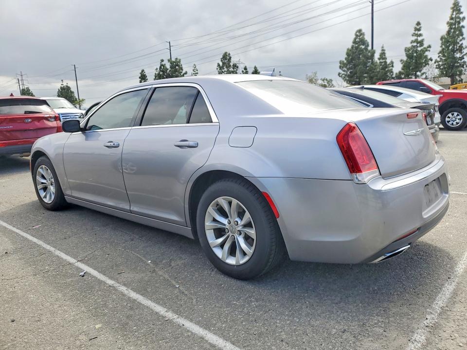 Продажа на аукционе авто 2015 Chrysler 300, vin: 2C3CCAAG5FH742831, номер лота: 50364866