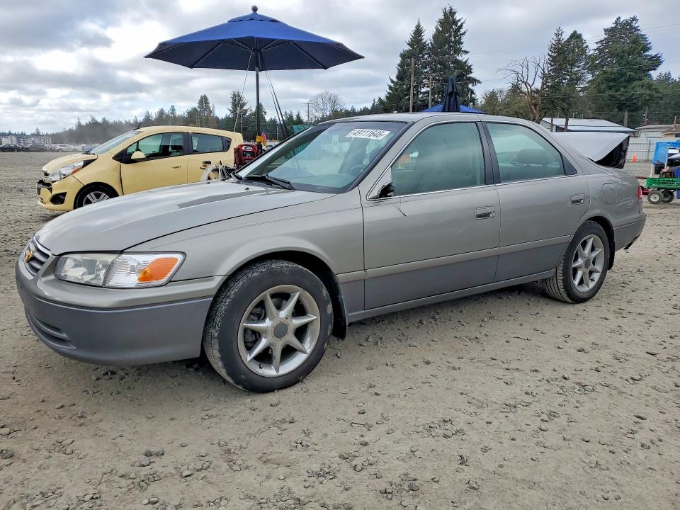 49111646 :رقم المزاد ، JT2BG22K2Y0441552 vin ، 2000 Toyota Camry مزاد بيع