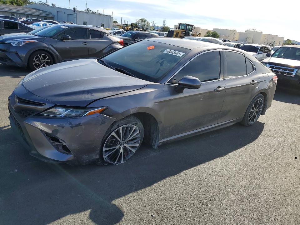 50503986 :رقم المزاد ، 4T1G11AK4LU860932 vin ، 2020 Toyota Camry مزاد بيع