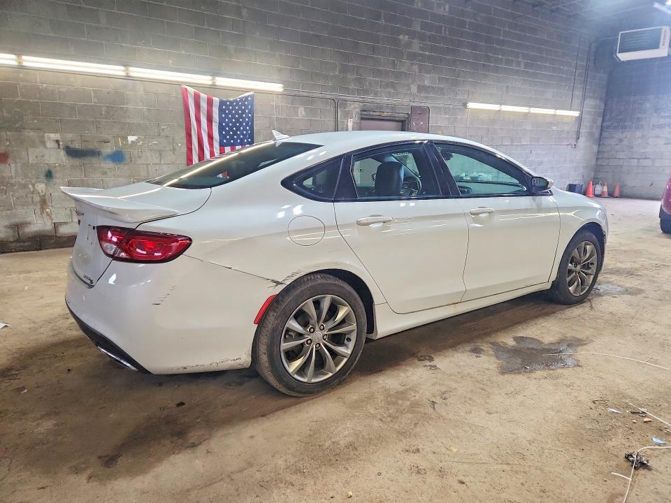 51339356 :رقم المزاد ، 1C3CCCDG6FN553751 vin ، 2015 Chrysler 200 مزاد بيع