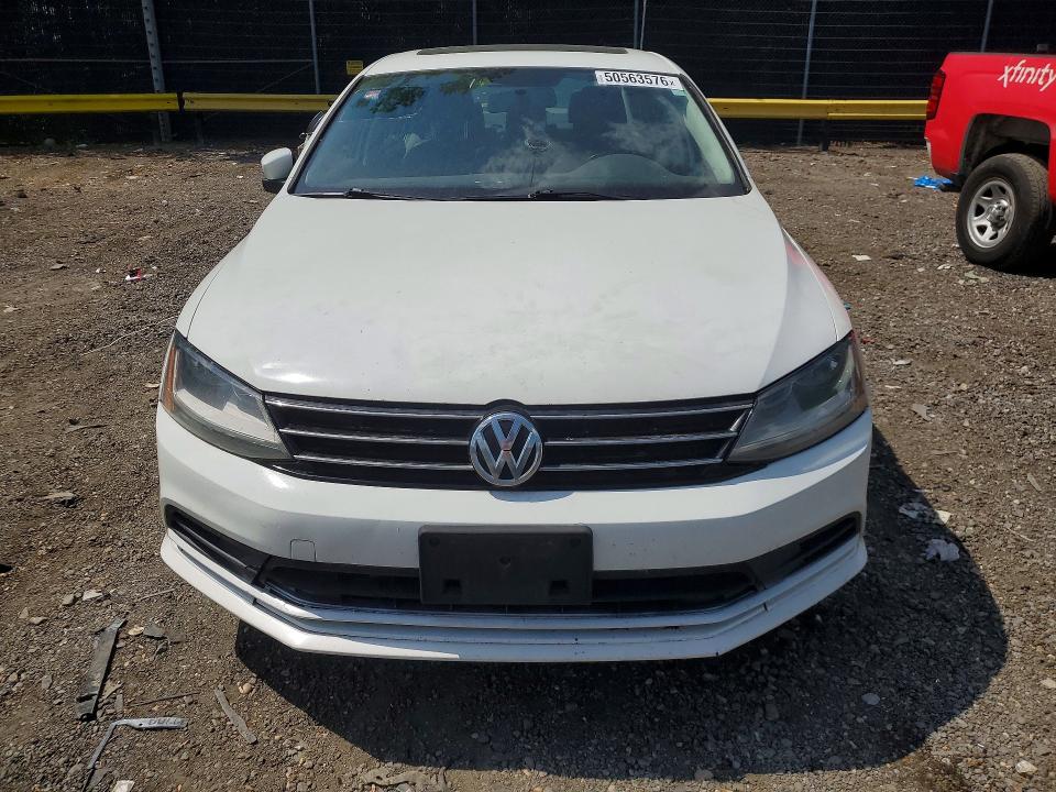 50563576 :رقم المزاد ، 3VWDB7AJXHM326132 vin ، 2017 Volkswagen Jetta مزاد بيع