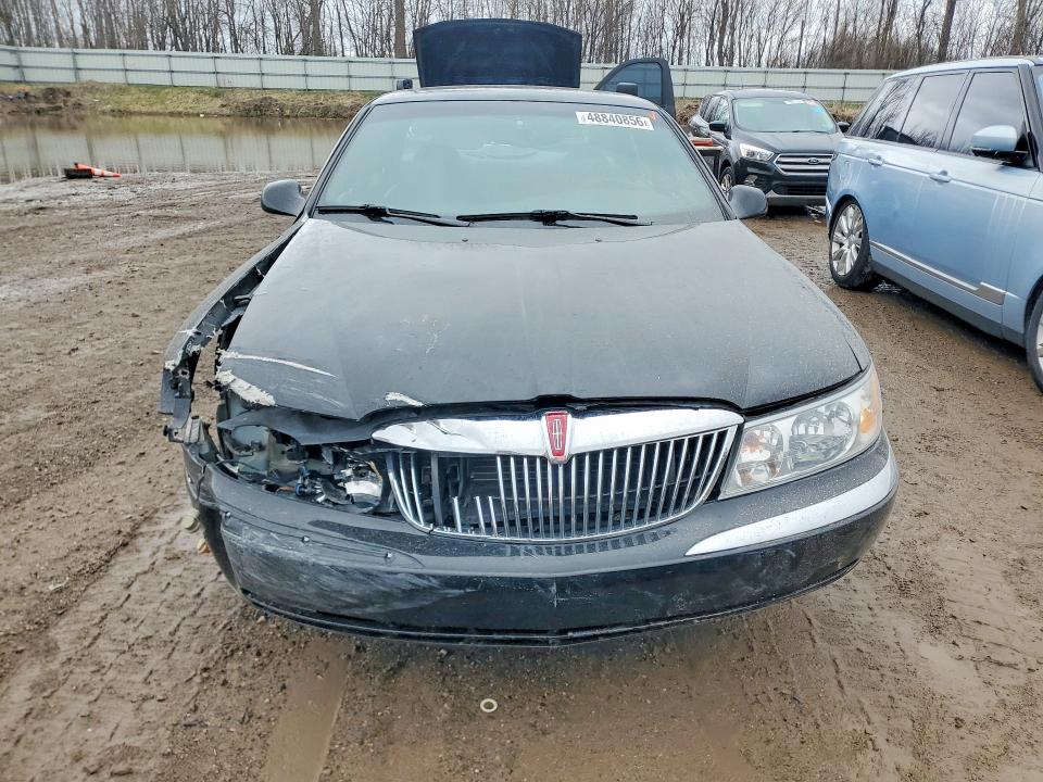 48840856 :رقم المزاد ، 1LNHM97V72Y600639 vin ، 2002 Lincoln Townhouse Continental مزاد بيع