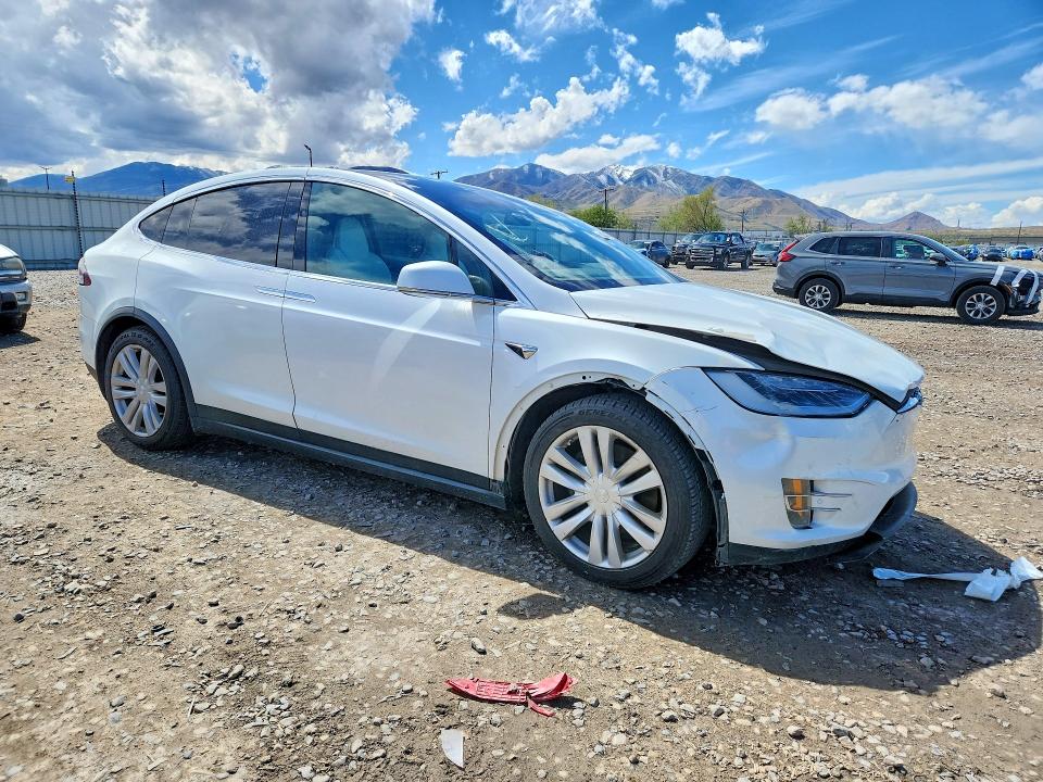 2017 Tesla Model X მანქანა იყიდება აუქციონზე, vin: 5YJXCBE21HF029550, აუქციონის ნომერი: 49474746