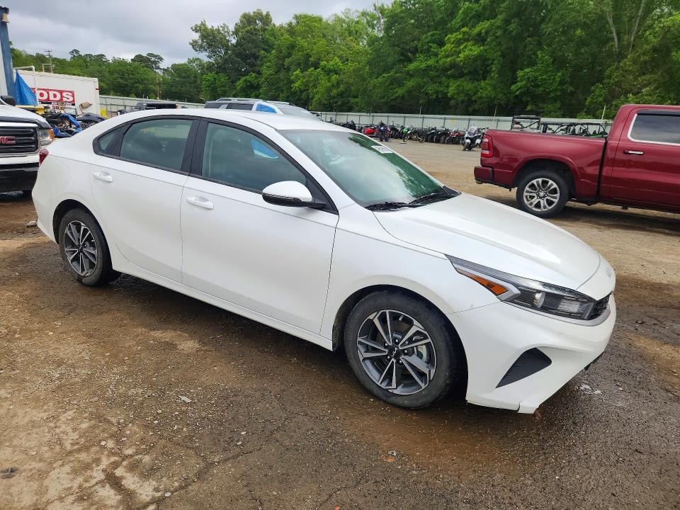 49639966 :رقم المزاد ، 3KPF24AD7RE779690 vin ، 2024 Kia Forte مزاد بيع