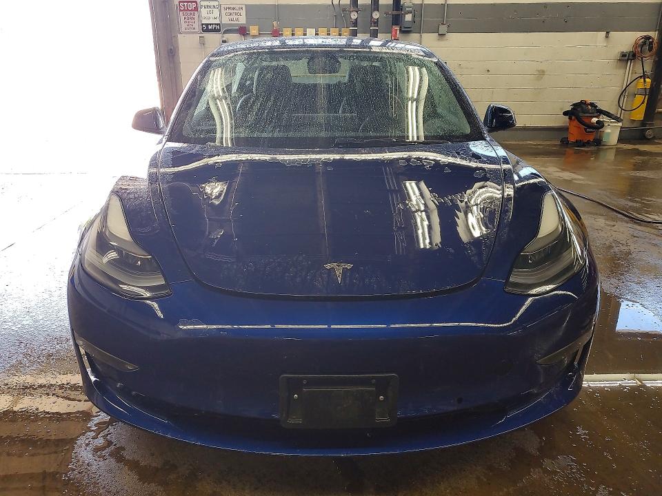 2022 Tesla Model 3 მანქანა იყიდება აუქციონზე, vin: 5YJ3E1EA0NF372288, აუქციონის ნომერი: 50135526