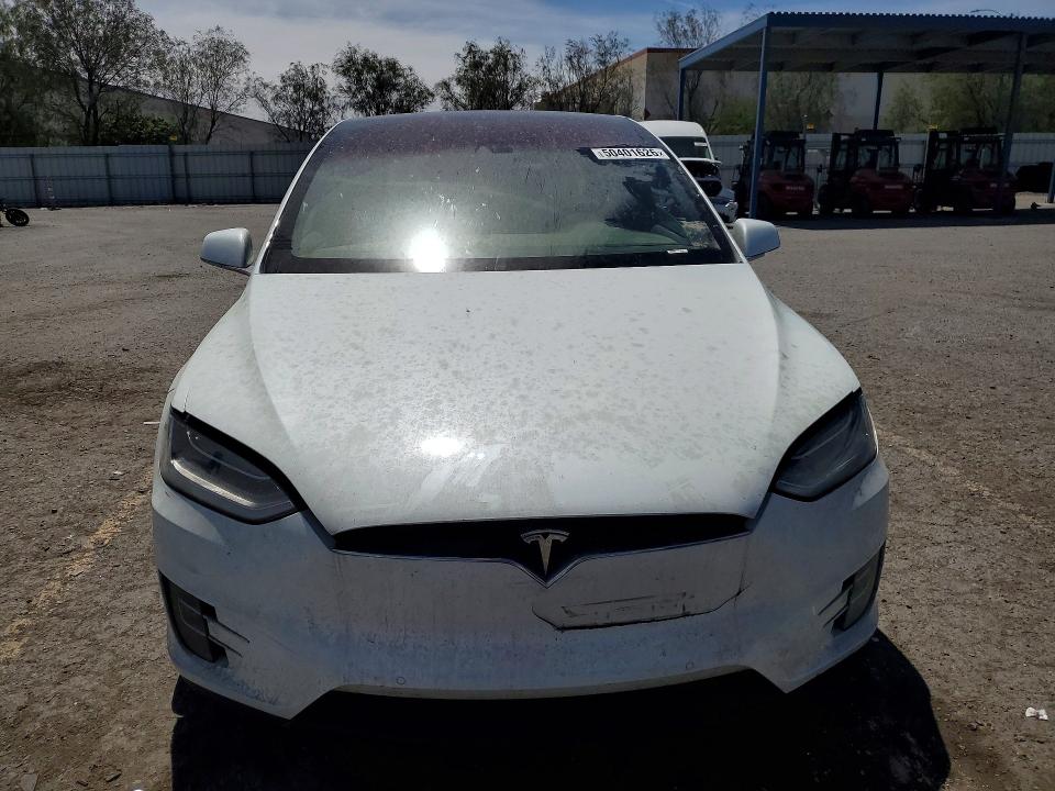 50401626 :رقم المزاد ، 5YJXCBE25GF022017 vin ، 2016 Tesla Model X مزاد بيع
