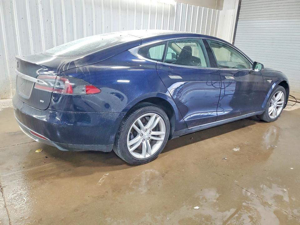 50295046 :رقم المزاد ، 5YJSA1CN2DFP14528 vin ، 2013 Tesla Model S مزاد بيع