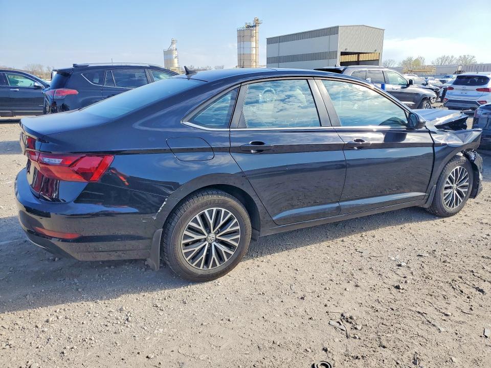 48767856 :رقم المزاد ، 3VWC57BU2MM101886 vin ، 2021 Volkswagen Jetta مزاد بيع