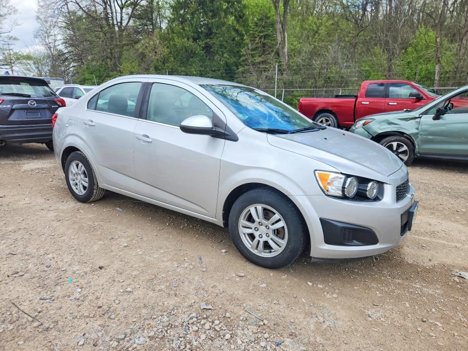 51614556 :رقم المزاد ، 1G1JC5SG5F4203351 vin ، 2015 Chevrolet Sonic مزاد بيع