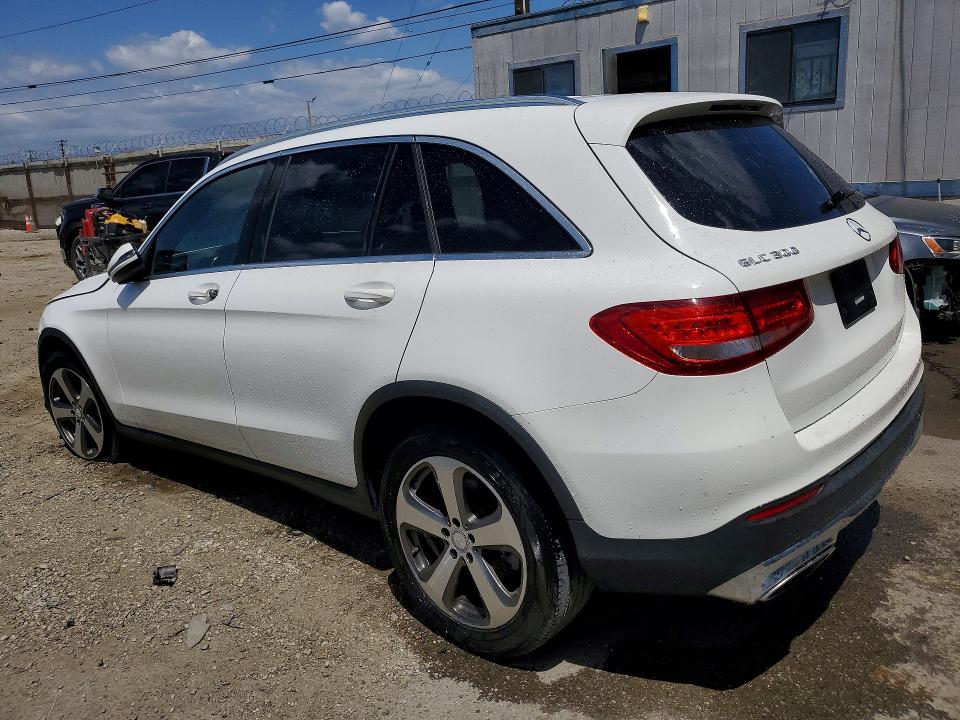 51483576 :رقم المزاد ، WDC0G4JB7HF122571 vin ، 2017 Mercedes-benz Glc مزاد بيع