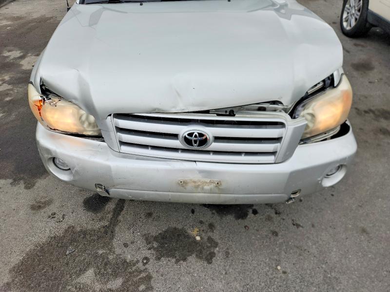 51869326 :رقم المزاد ، JTEDP21A340027050 vin ، 2004 Toyota Highlander مزاد بيع