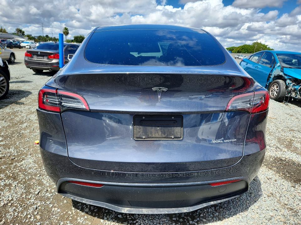 49584276 :رقم المزاد ، 7SAYGAEE1PF885901 vin ، 2023 Tesla Model Y مزاد بيع