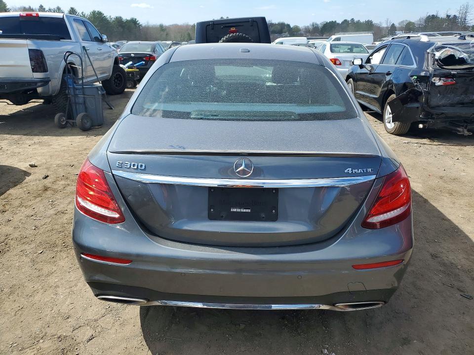48201056 :رقم المزاد ، WDDZF4KB8JA314282 vin ، 2018 Mercedes-benz E مزاد بيع