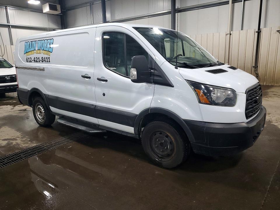 50060966 :رقم المزاد ، 1FTYR1YM8HKB33224 vin ، 2017 Ford Transit مزاد بيع