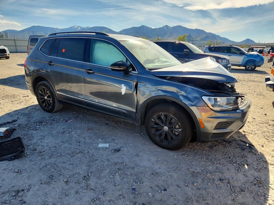 49151326 :رقم المزاد ، 3VV3B7AX6JM210064 vin ، 2018 Volkswagen Tiguan مزاد بيع
