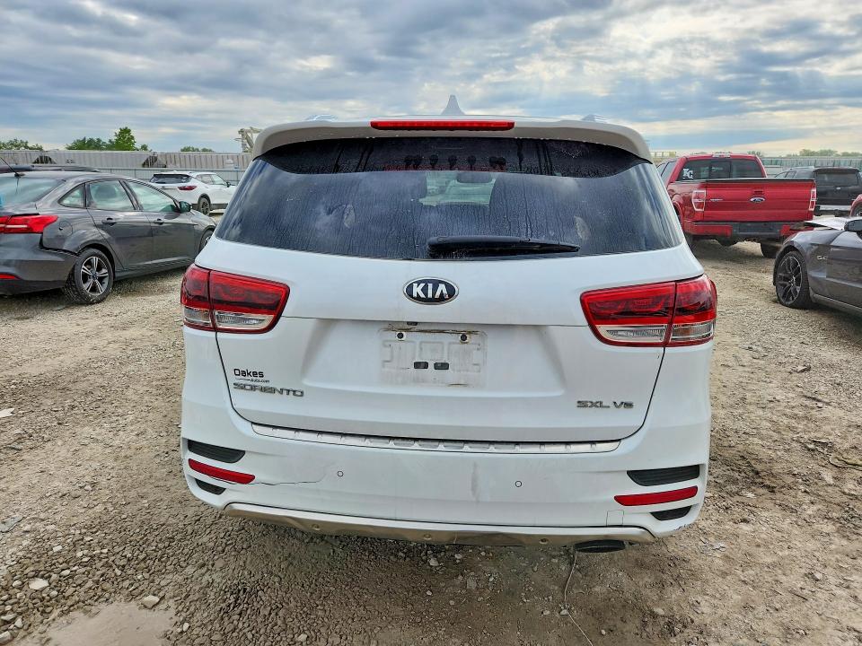 2017 Kia Sorento მანქანა იყიდება აუქციონზე, vin: 5XYPKDA50HG283032, აუქციონის ნომერი: 51033376