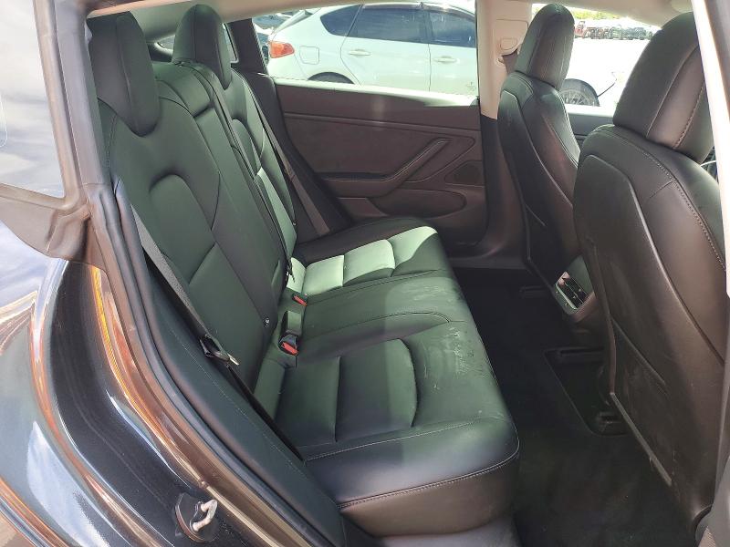 48292086 :رقم المزاد ، 5YJ3E1EA8JF051531 vin ، 2018 Tesla Model 3 مزاد بيع