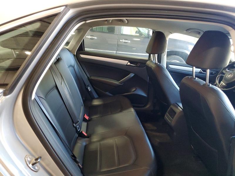 51189936 :رقم المزاد ، 1VWBP7A36CC048317 vin ، 2012 Volkswagen Passat مزاد بيع