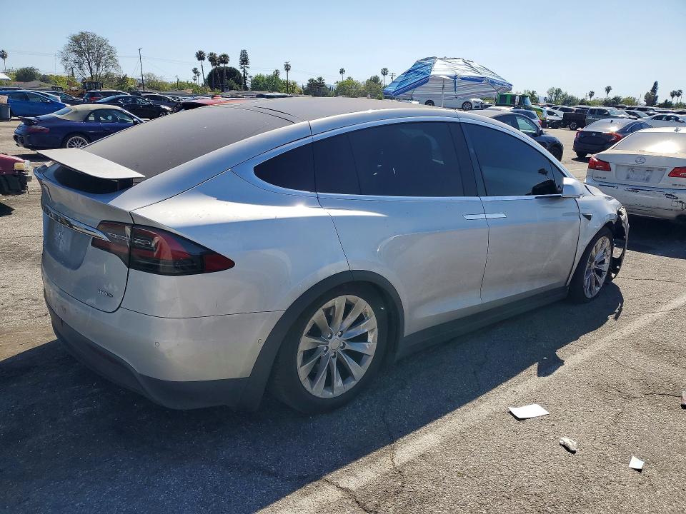 Продаж на аукціоні авто 2017 Tesla Model X, vin: 5YJXCDE22HF060298, номер лоту: 48777726