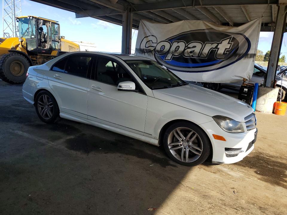 2012 Mercedes-benz C მანქანა იყიდება აუქციონზე, vin: WDDGF8BB0CR238124, აუქციონის ნომერი: 48362996